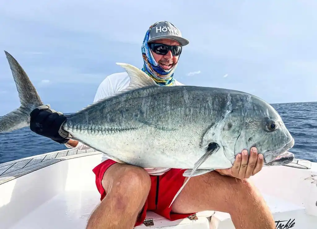 Hand lining fishing in maldives