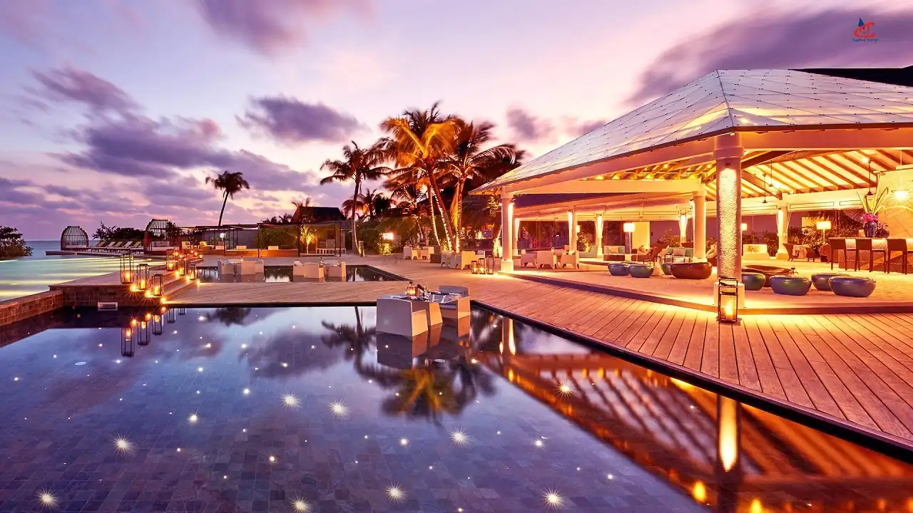 Amari Havodda Maldives pool