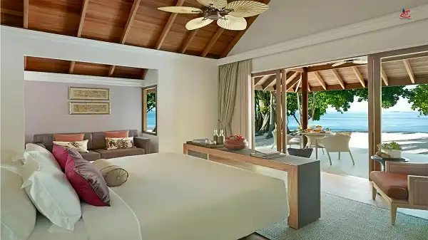 Dusit Thani Maldives Island Resort Beach Pool Villa