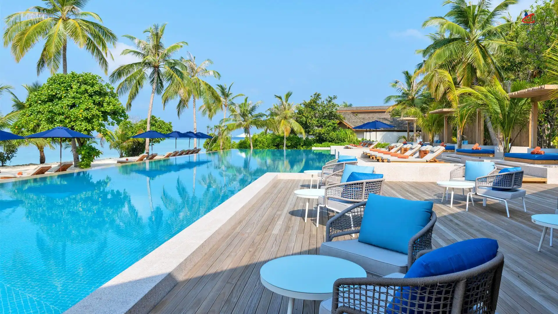 Emerald Faarufushi Maldives Pool