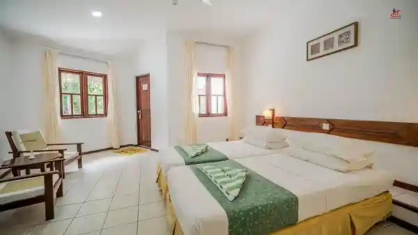fihalhohi island resort beach room