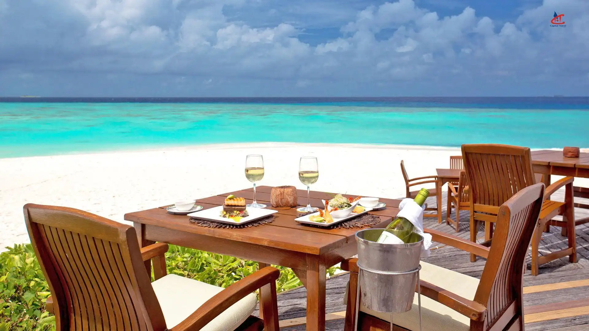 Filitheyo Island Resort Beach Dinning