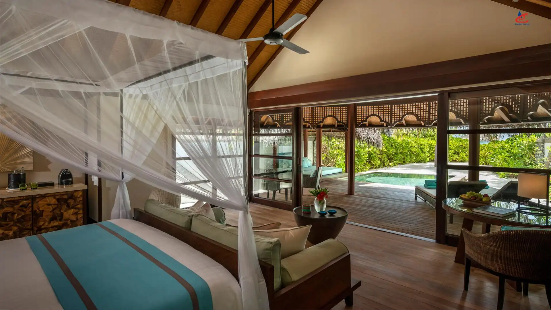 Four Seasons Maldives at Kuda Huraa Sunrise Brach Bangalow