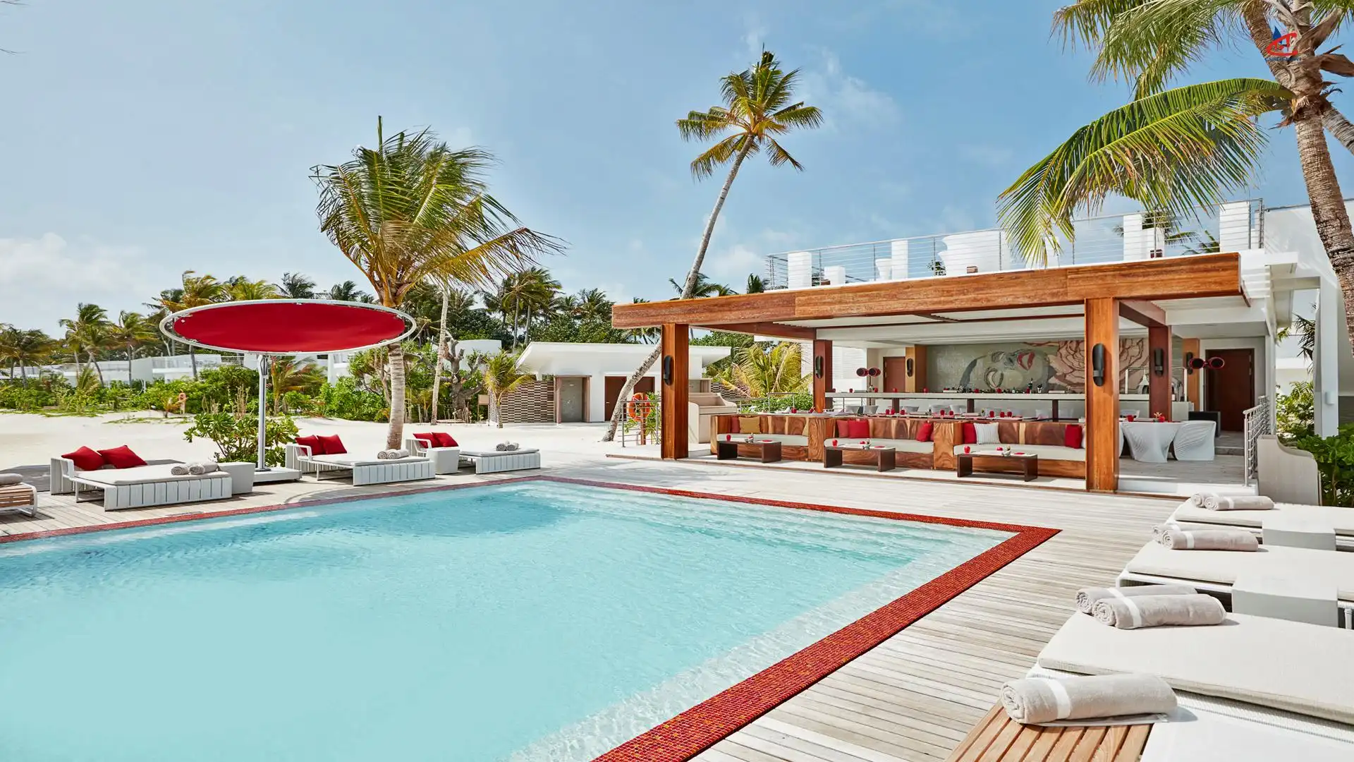 Jumeirah Olhahali Island Maldives Pool