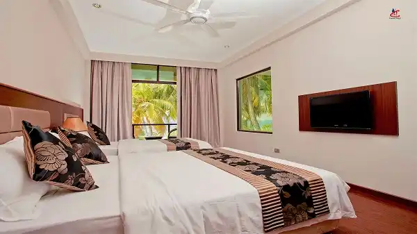 kaani-beach-maafushi-tripple-seaview-room