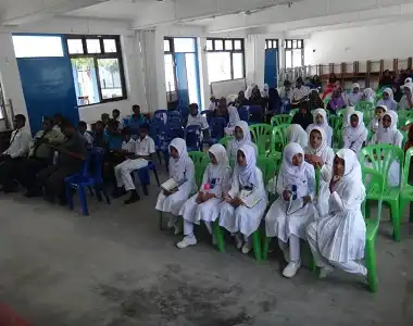 visit-local-island-school