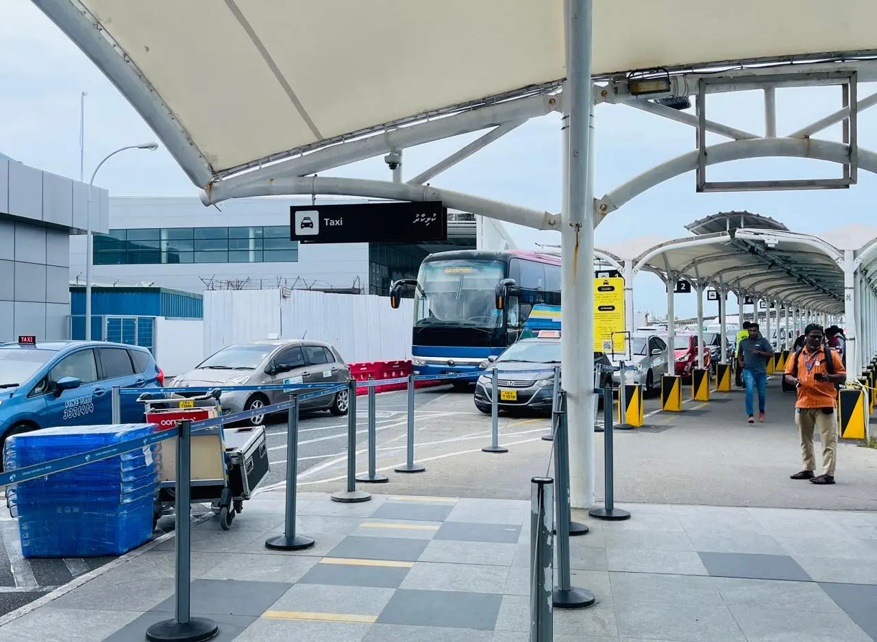 maldives airport taxi