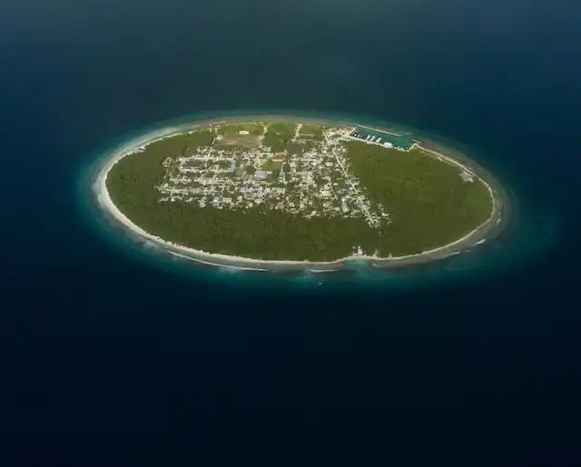 land area of maldives