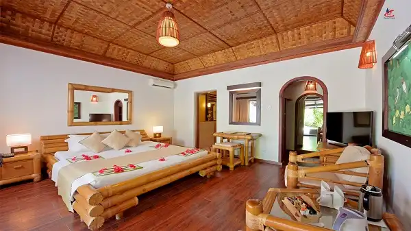 Angaga Island Resort & Spa beach villa