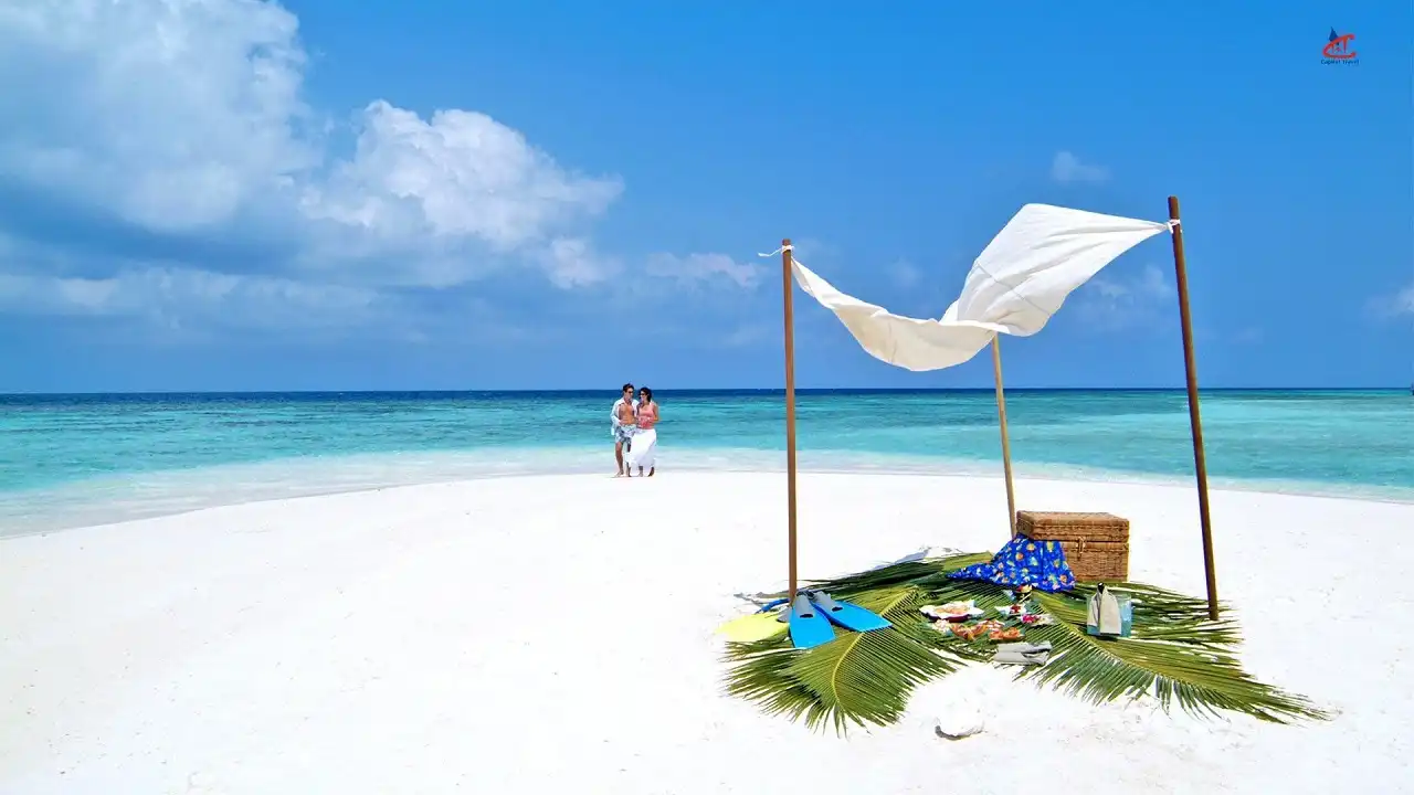 Coco Bodu Hithi resort beach