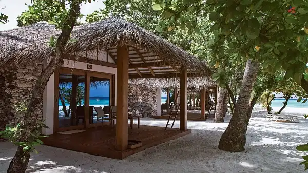 NAKAI Dhiggiri beach villa