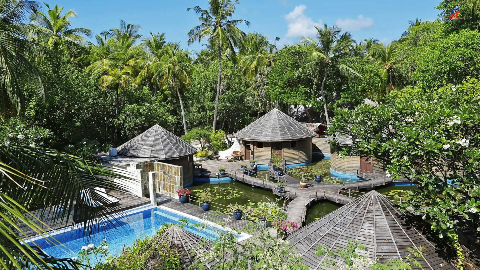 Nika Island Resort & Spa Maldives pool
