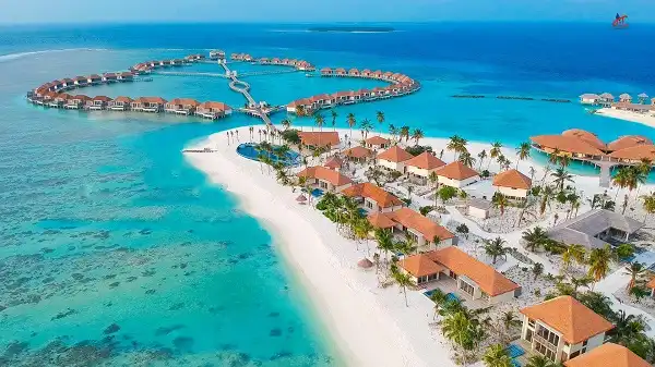 Radisson Blu Maldives Resort beach