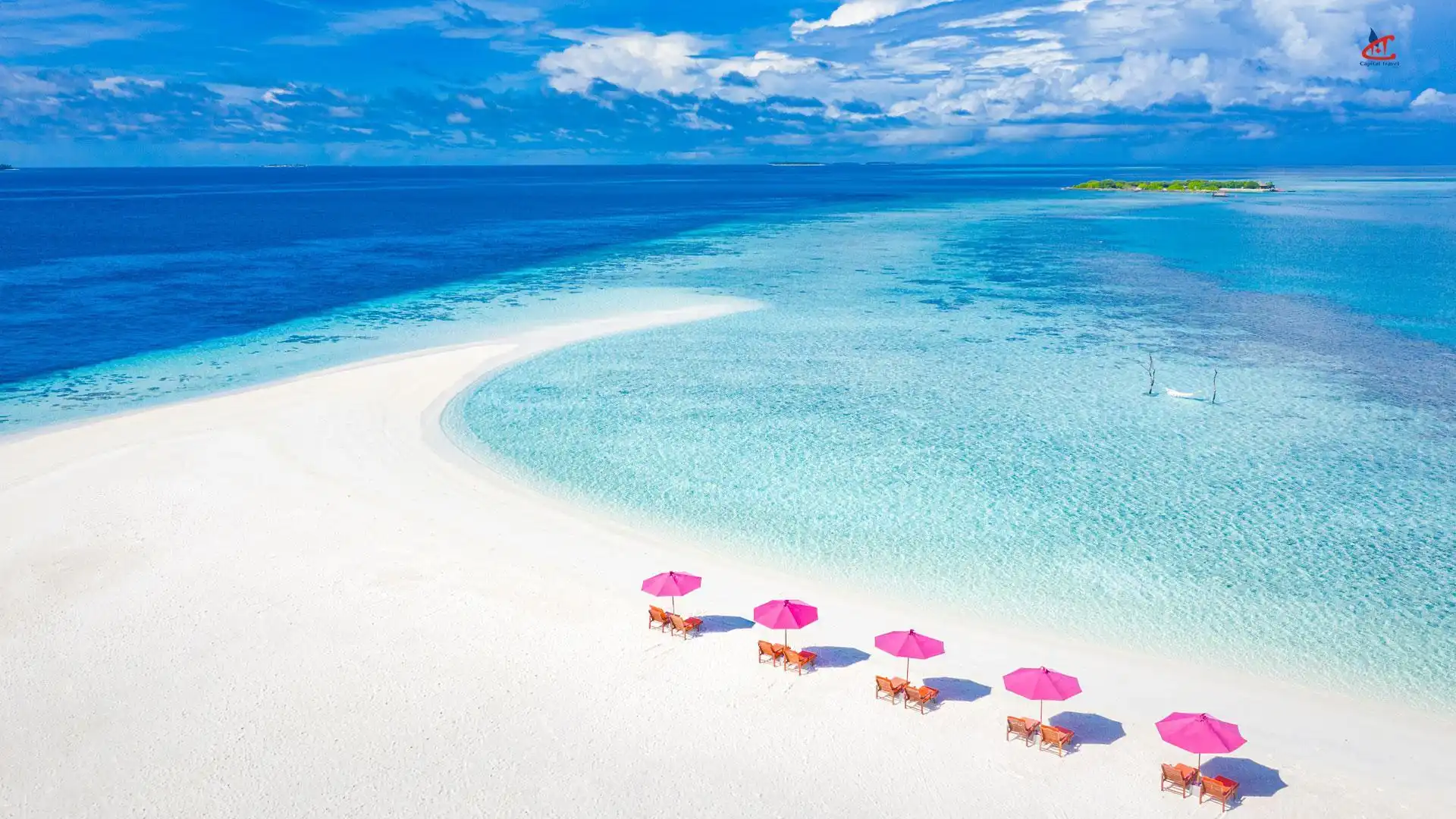 Sun Siyam Vilu Reef Maldives resort beach