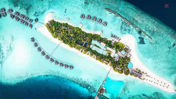 Veligandu Island Resort & Spa Maldives beach