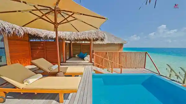 huvafenfushi-island-lagoon-pool-room
